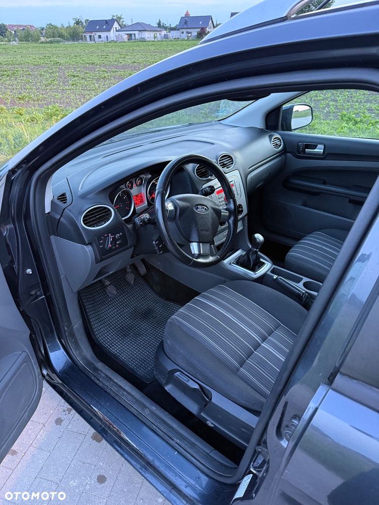 Ford Focus 1.6 Trend - 10