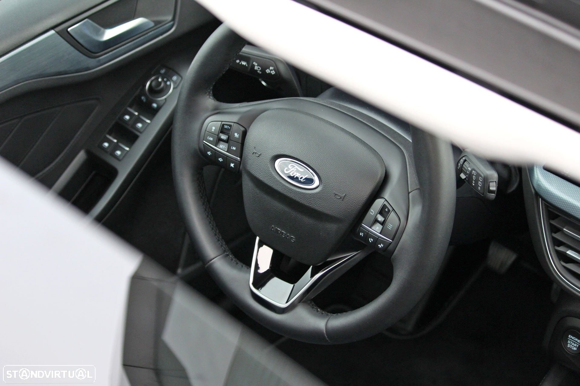 Ford Focus SW 1.0 EcoBoost MHEV Active X - 30