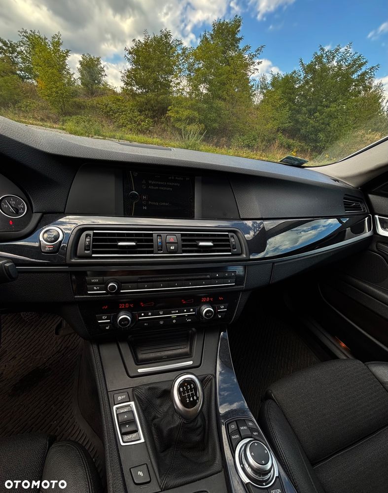 BMW Seria 5 520i Luxury Line - 17