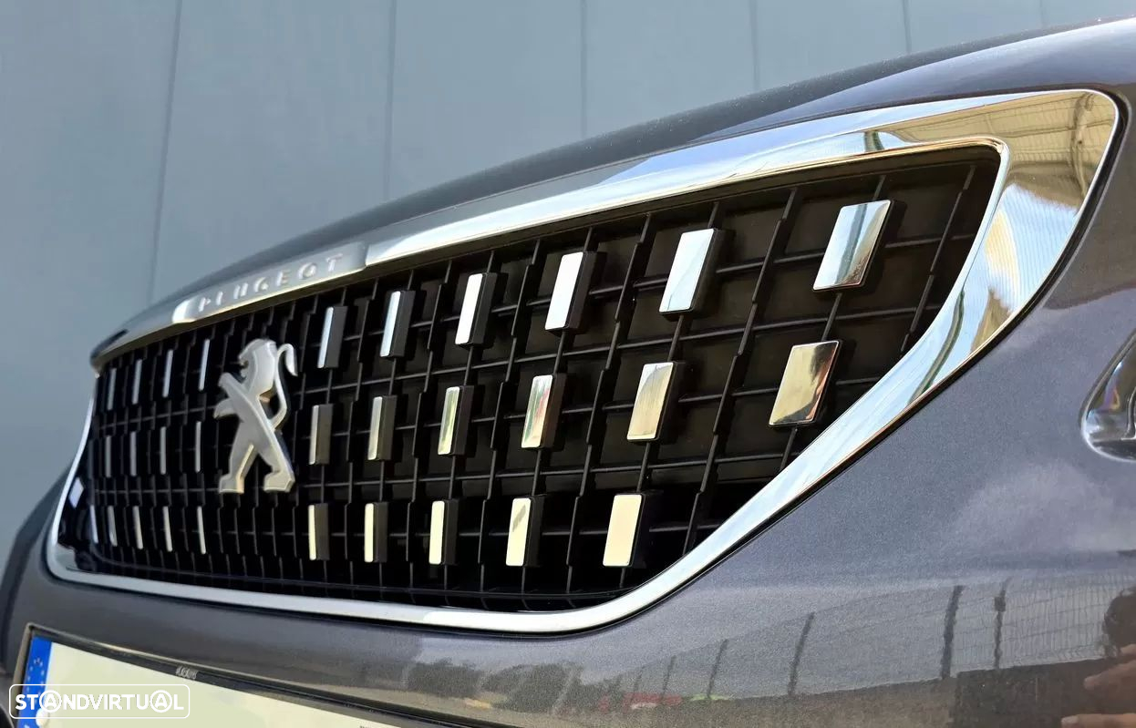 Peugeot 2008 1.2 PureTech Signature - 3