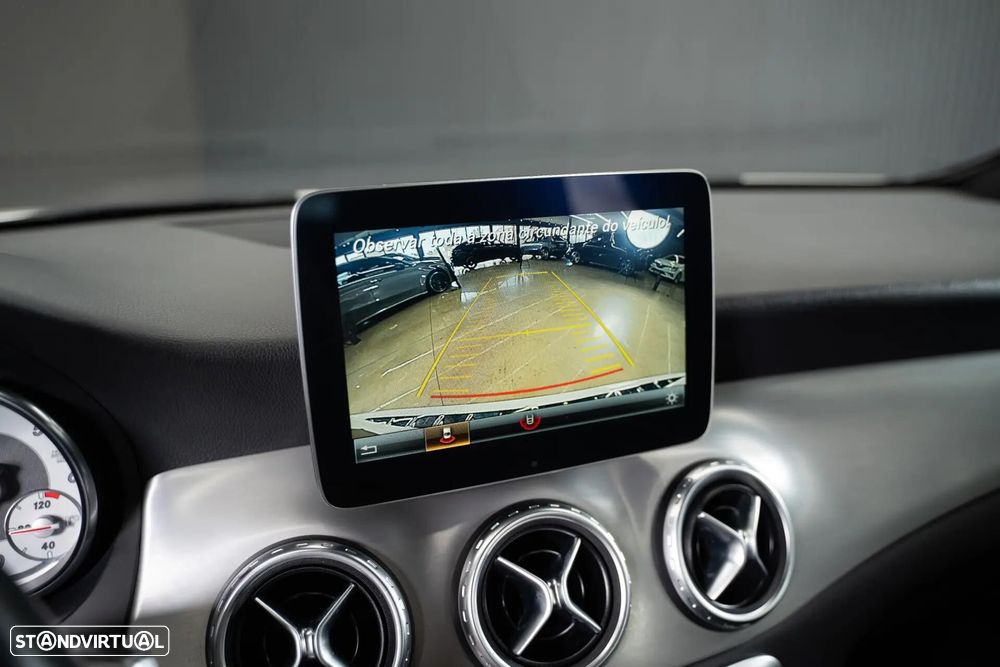Mercedes-Benz GLA 200 - 24