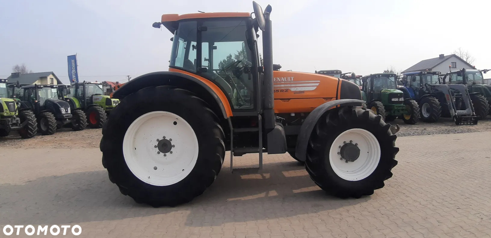 Renault Ares 725 RZ - 3