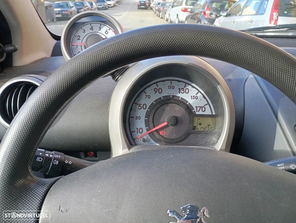 Peugeot 107 1.0 Black&Silver - 4