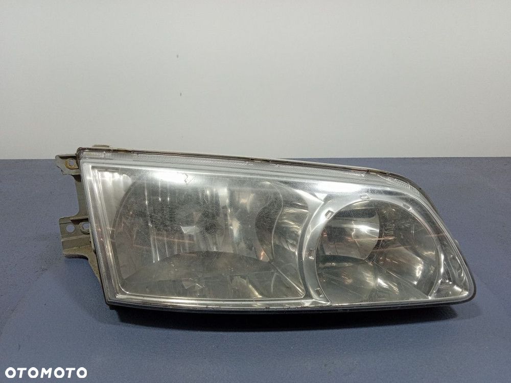 HYUNDAI H-1 STAREX I REFLEKTOR PRAWY PRZÓD LAMPA EU 010110999000 - 1
