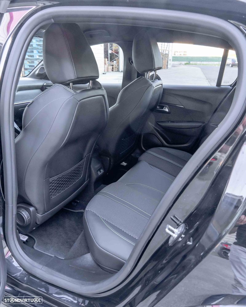 Peugeot 208 1.2 Hybrid GT e-DCS6 - 14