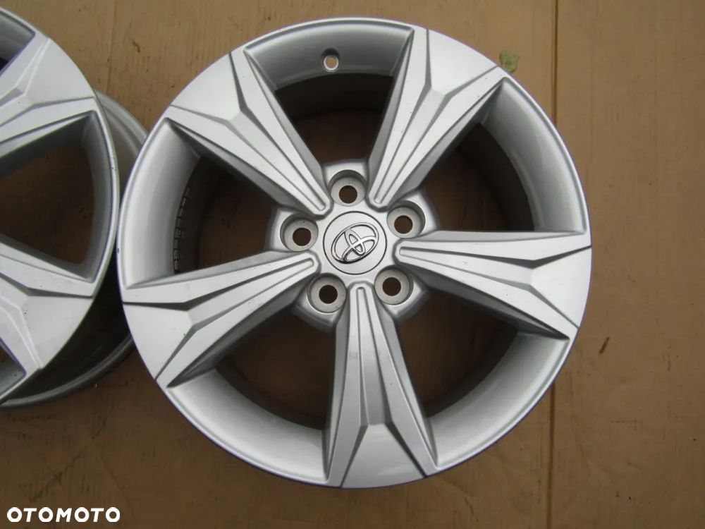1x Felga 17 Toyota RAV4 RAV 4 Corolla Auris 6,5j 5x114,3 ET45 - 4