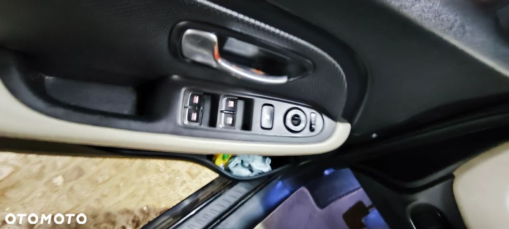 Kia Carens 1.7 CRDi L 7os - 16