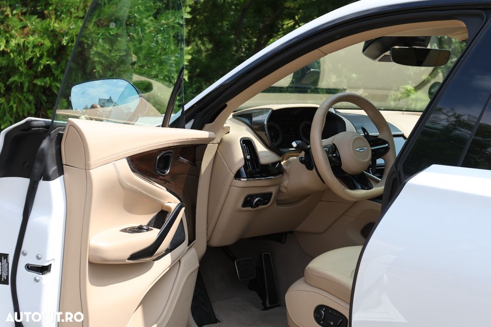 Aston Martin DBX Standard - 20