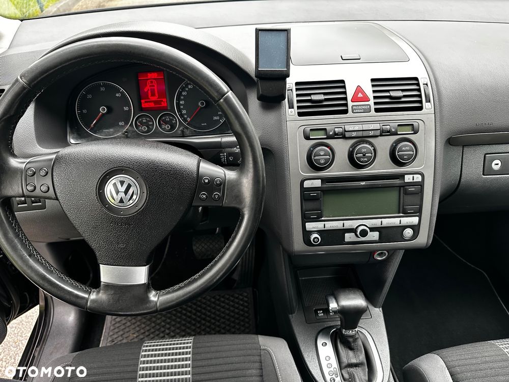 Volkswagen Touran 1.9 TDI DPF DSG Trendline - 17