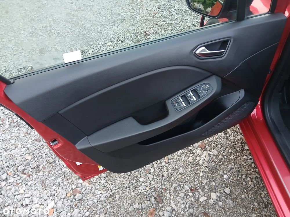 Renault Clio 1.0 TCe Zen Xtronic - 21