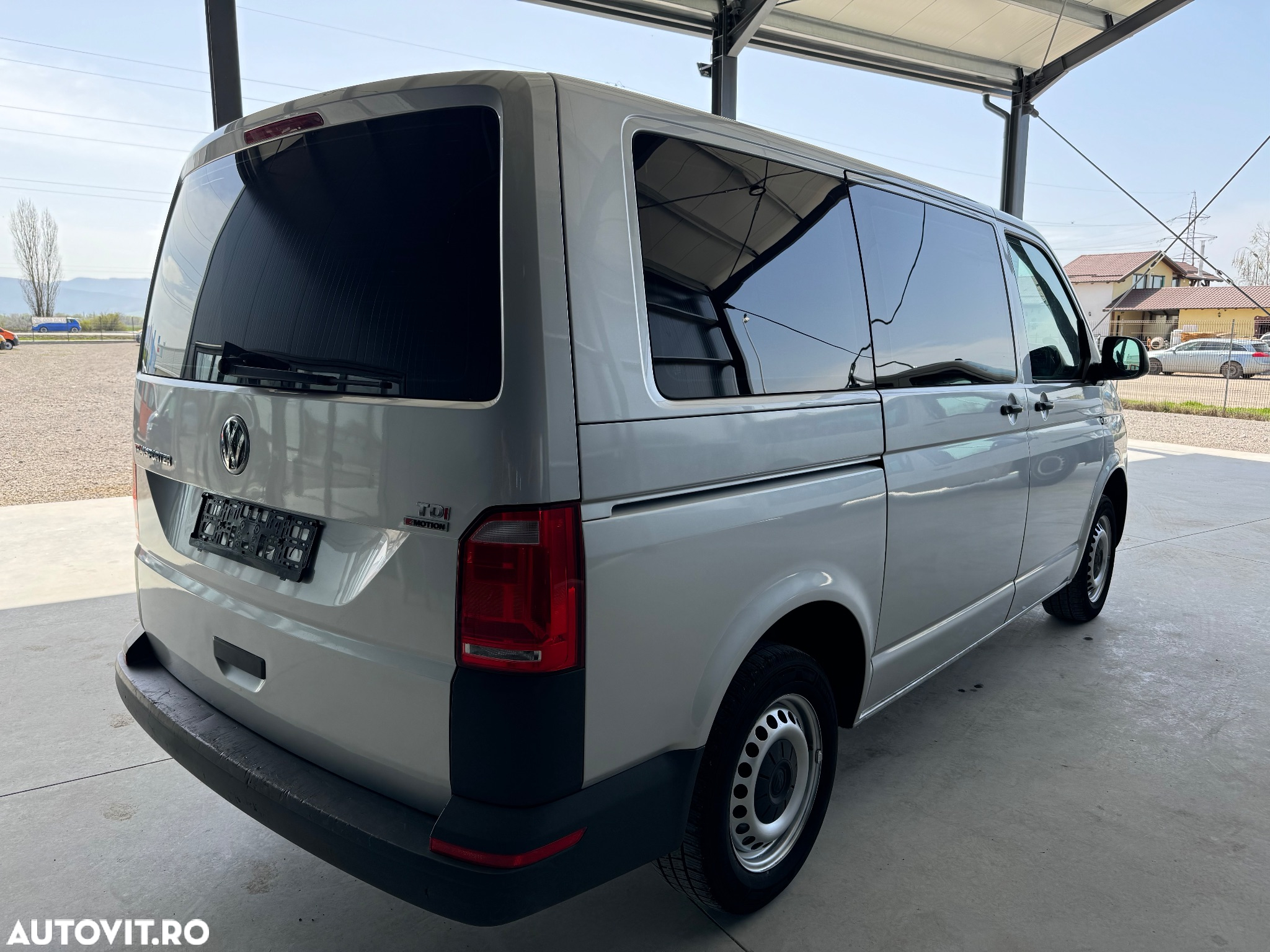 Volkswagen Transporter - 4
