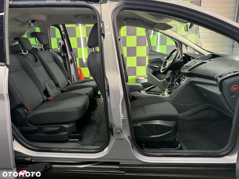 Ford Grand C-MAX - 13