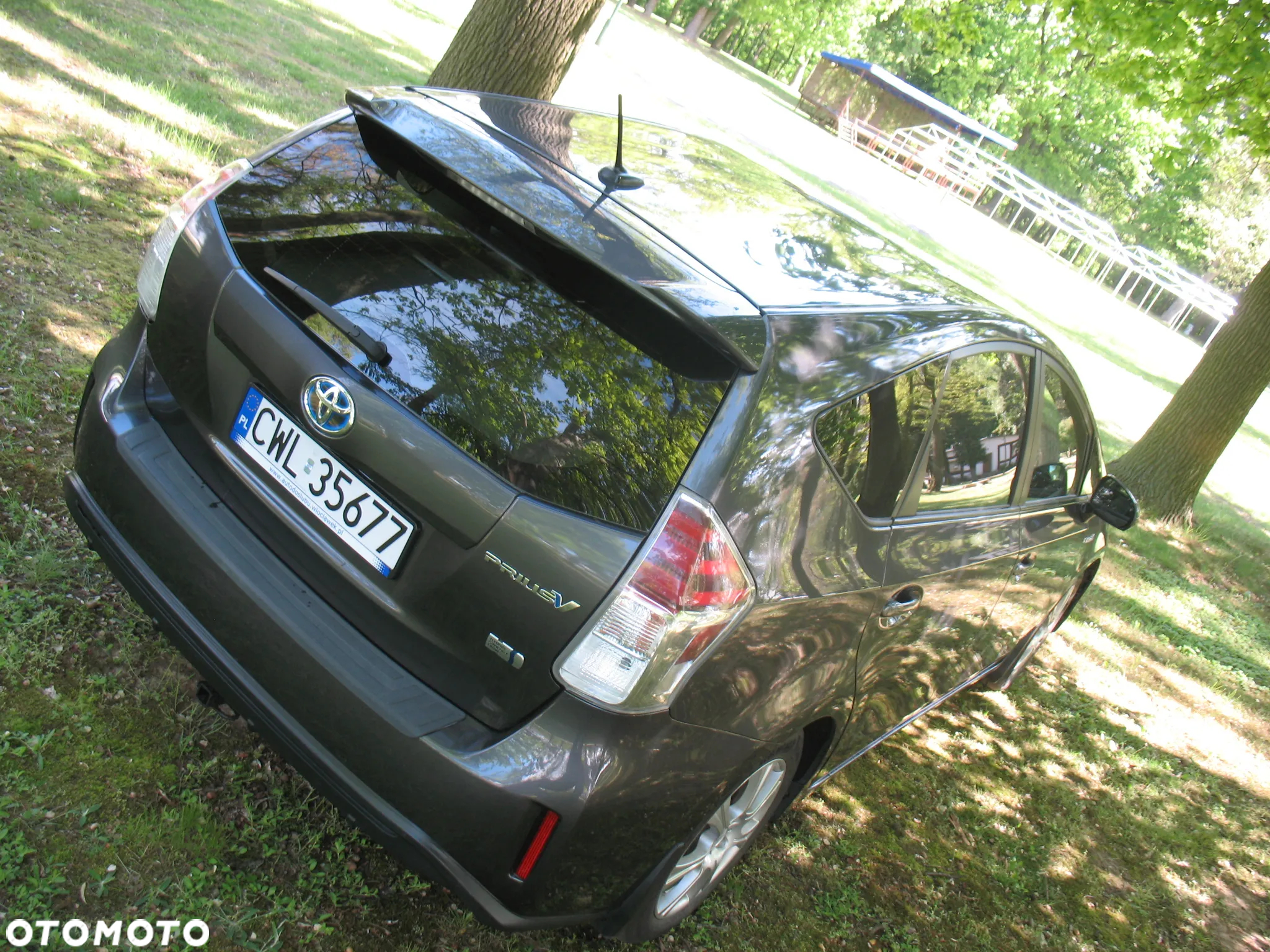 Toyota Prius+ (Hybrid) - 10