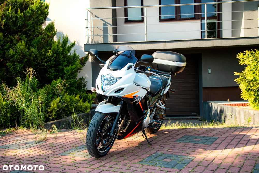 Suzuki GSX - 9