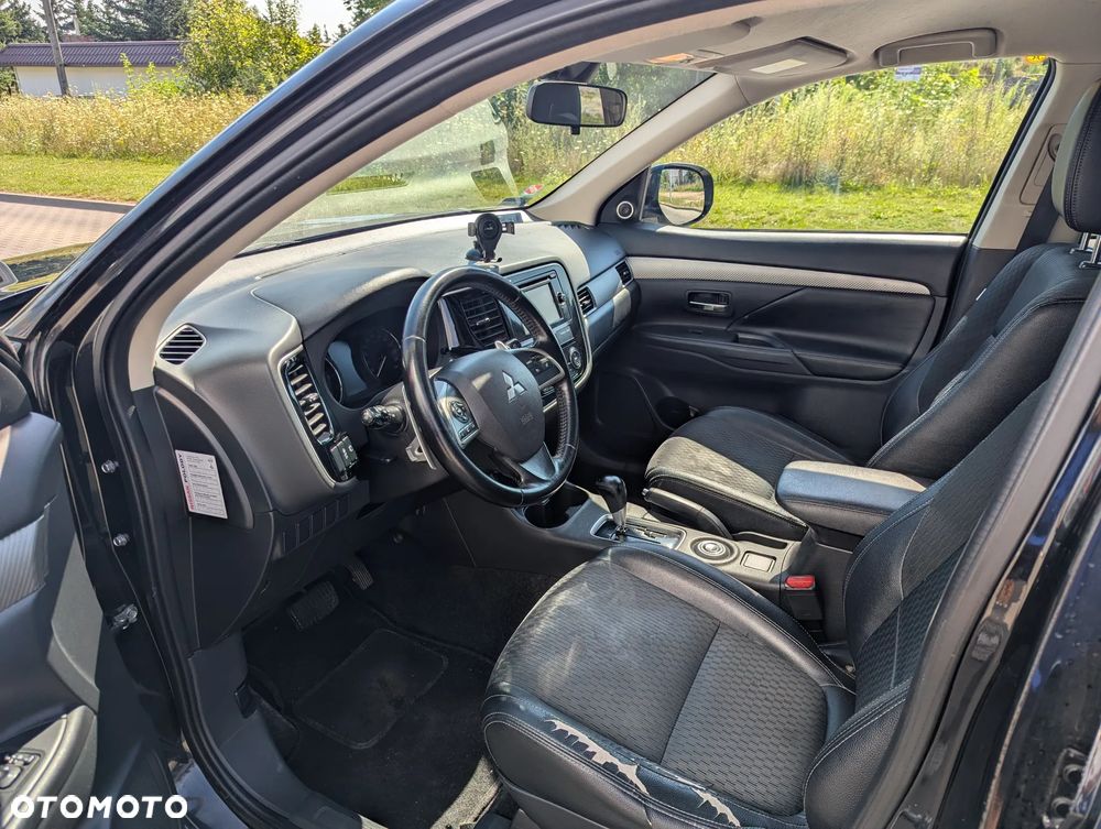 Mitsubishi Outlander 2.2 DID Instyle Navi 4WD - 8