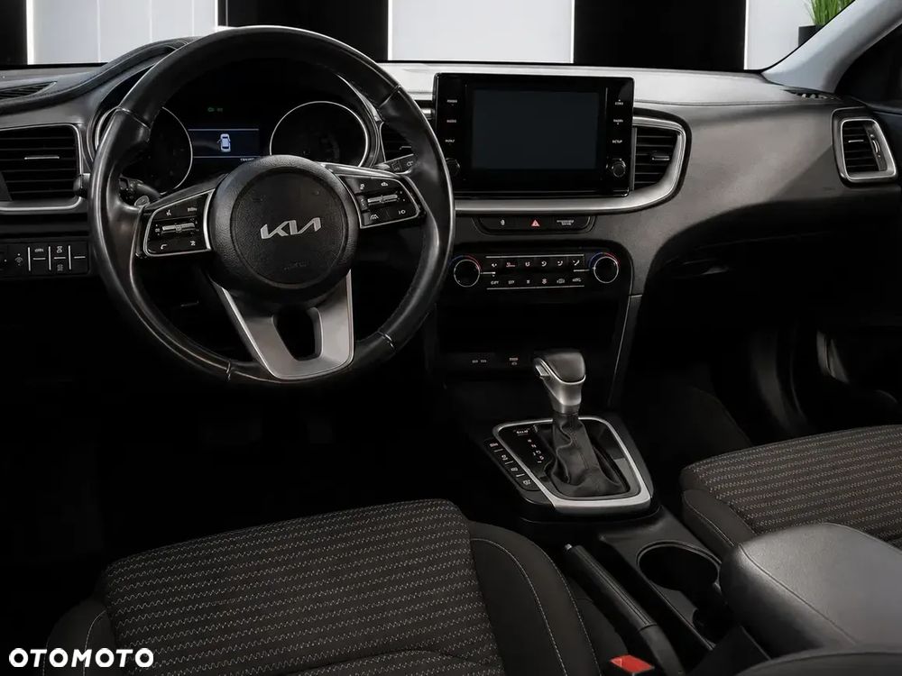 Kia Ceed 1.6 CRDi mHEV M DCT - 6