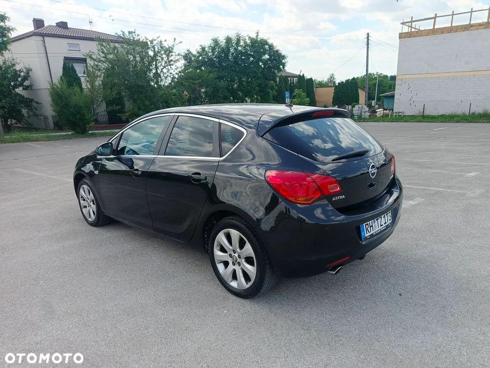 Opel Astra 1.4 Turbo 150 Jahre - 5