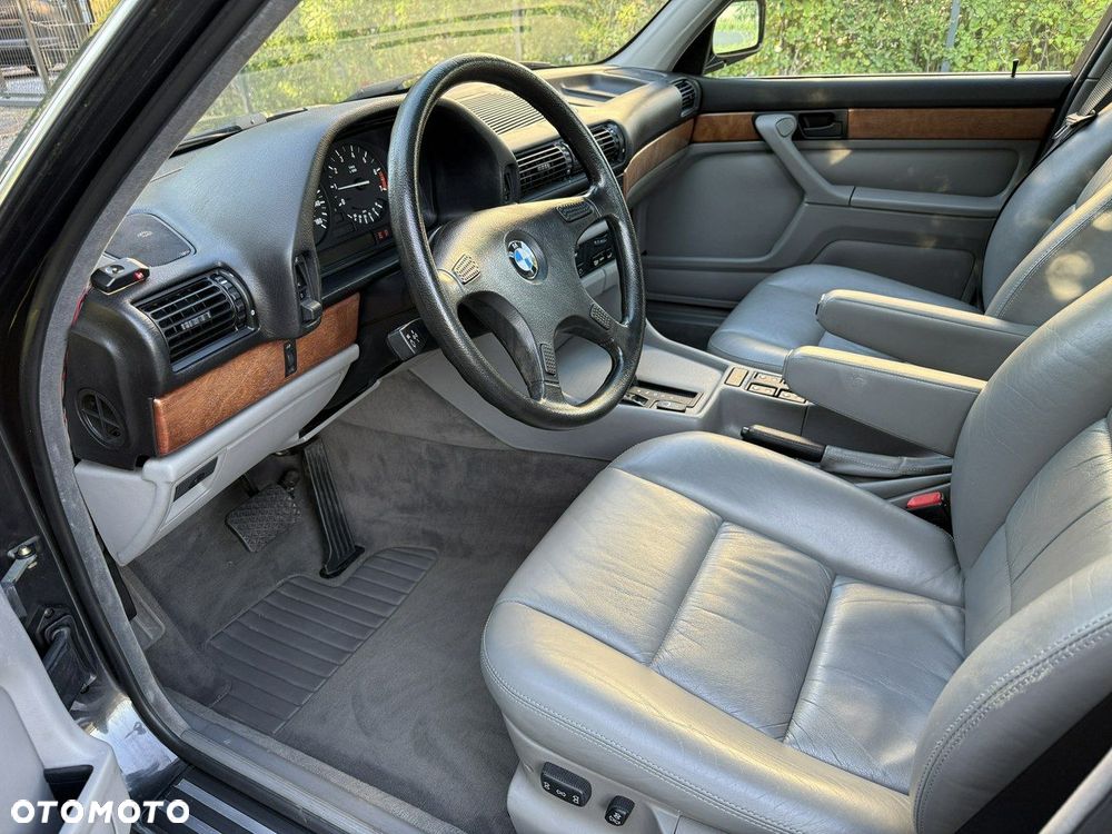 BMW Seria 7 - 33