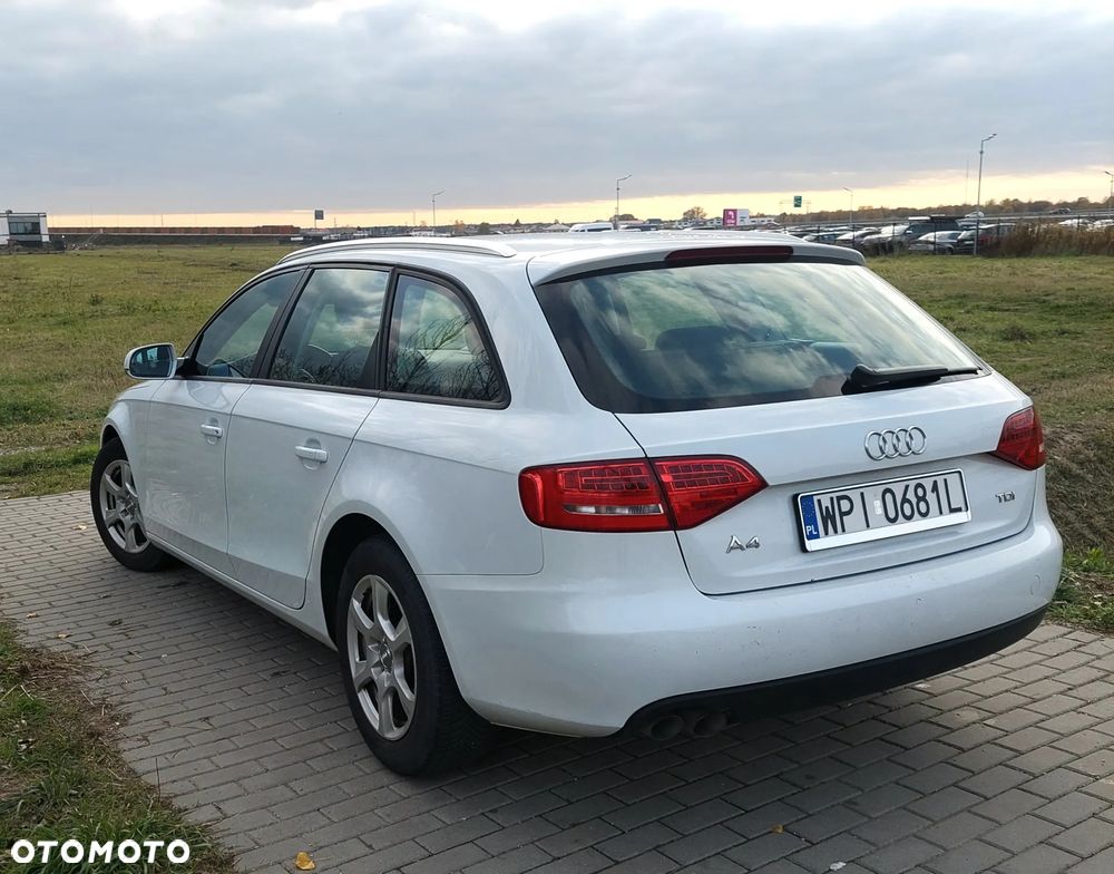 Audi A4 Avant - 10