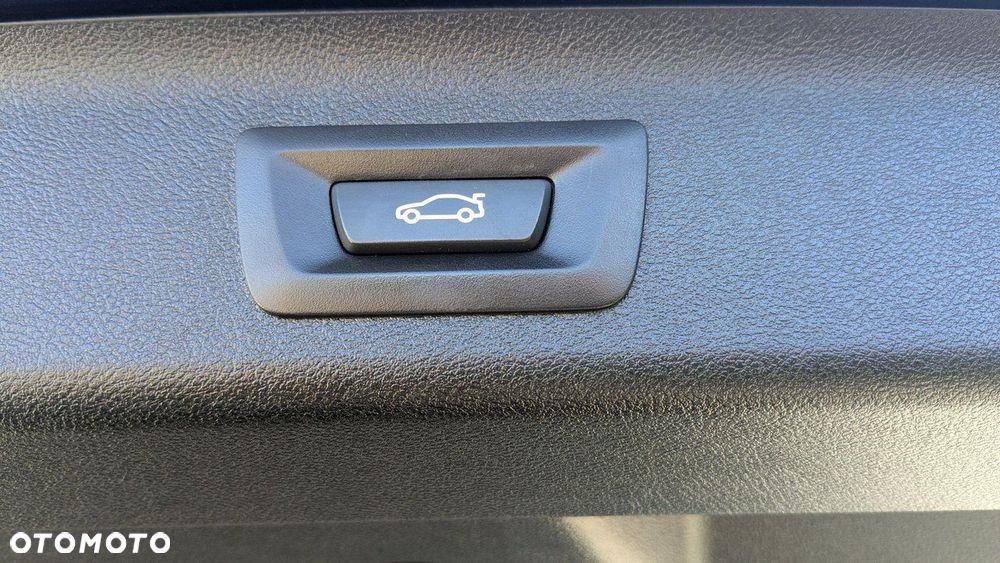 BMW Seria 5 520d Luxury Line sport - 37