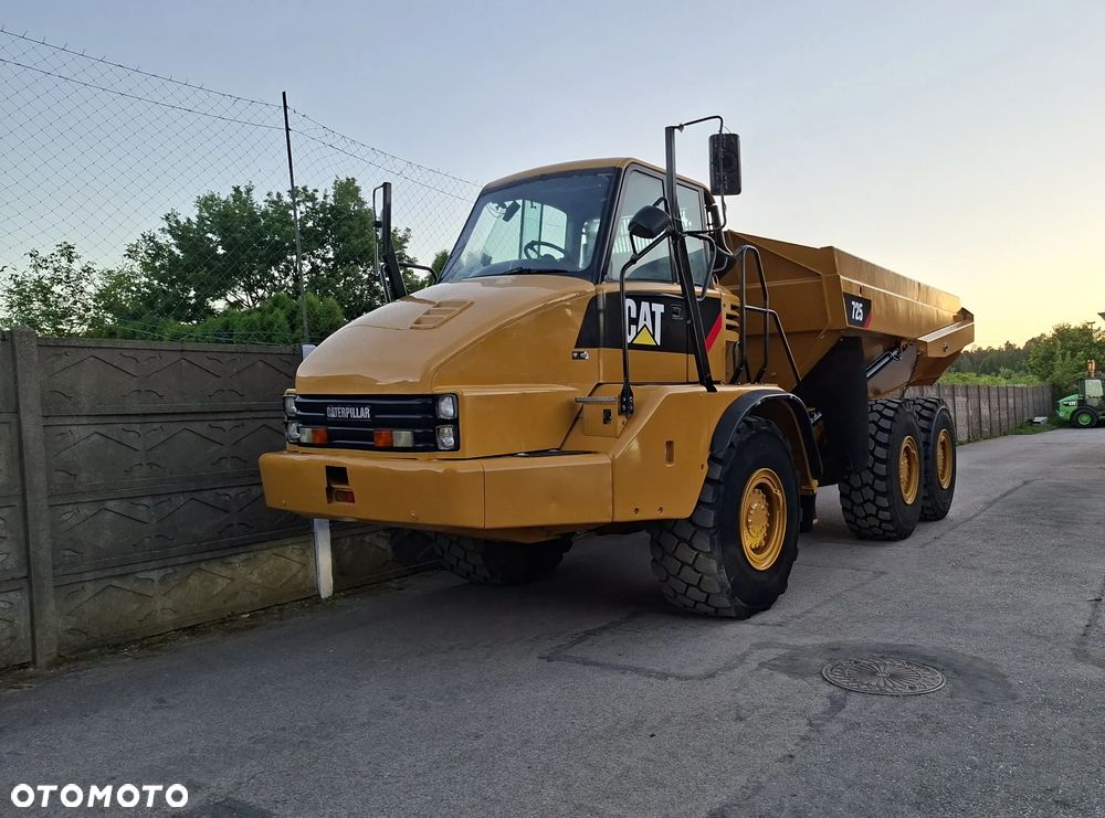 Caterpillar 725 - 2