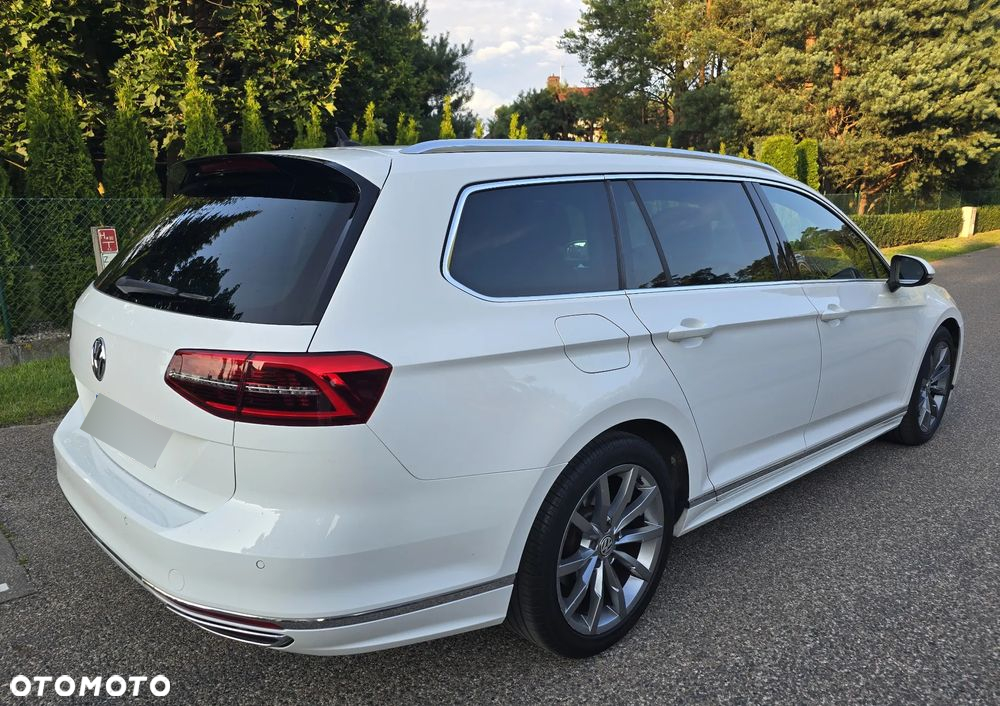 Volkswagen Passat - 4