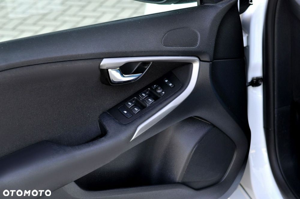 Volvo V40 D2 Momentum - 12