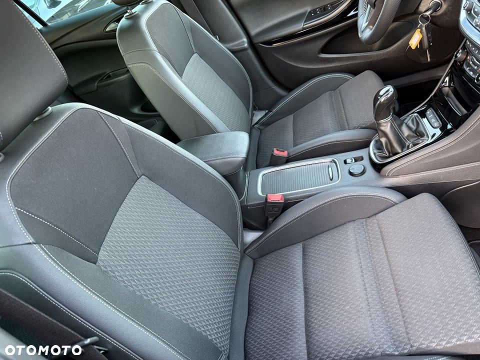 Opel Astra 1.4 Turbo Start/Stop Innovation - 32