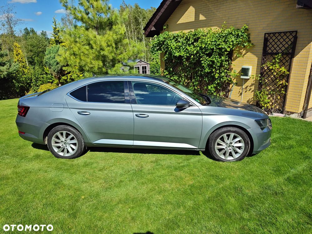 Skoda Superb 2.0 TDI 4x4 Style DSG - 3