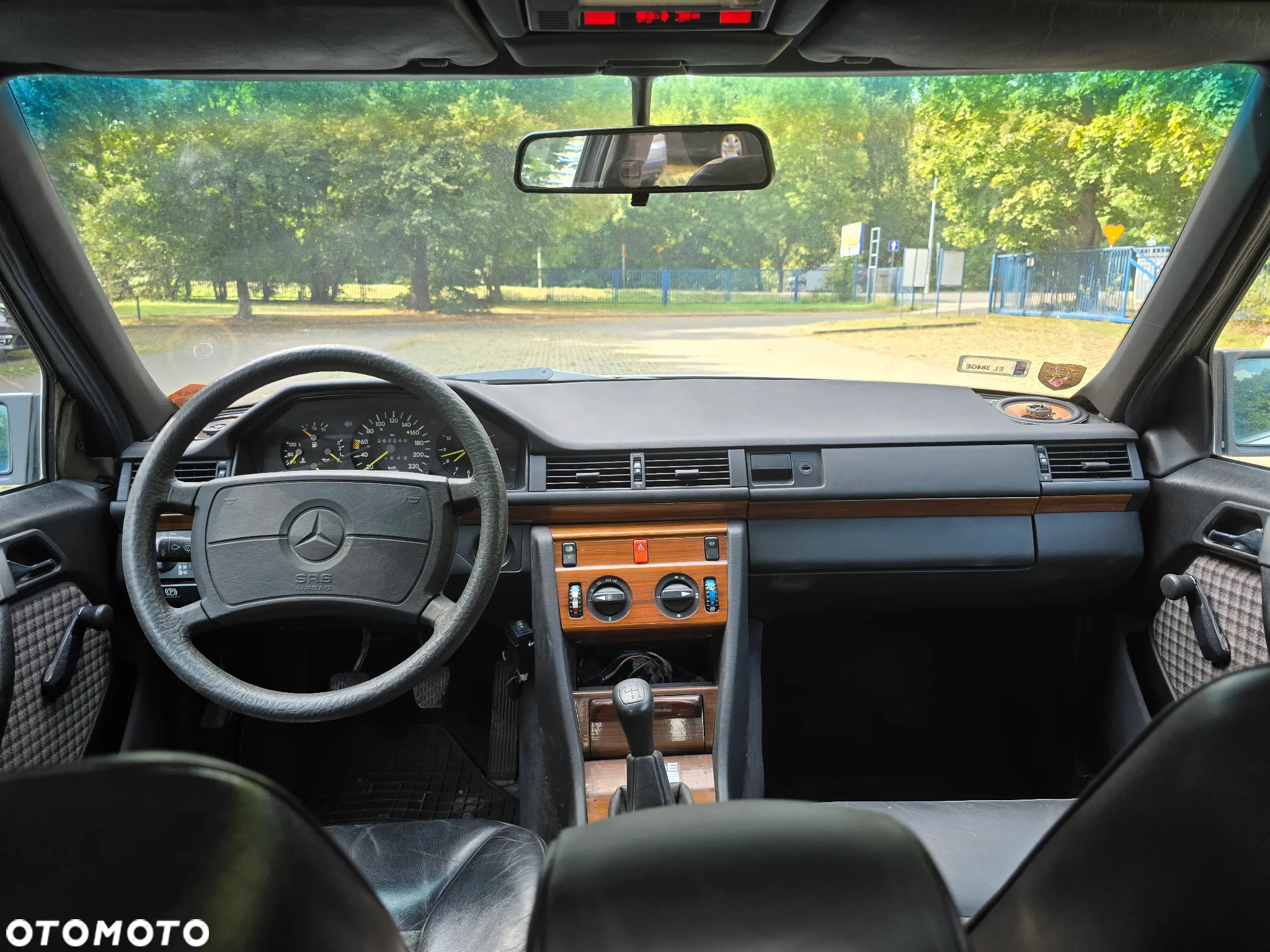 Mercedes-Benz W124 (1984-1993) - 11
