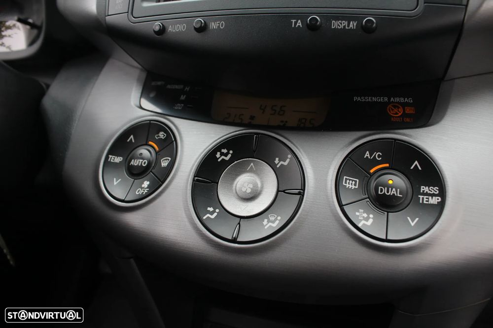 Toyota RAV4 2.2 D-4D Cross Sport NAVI - 46