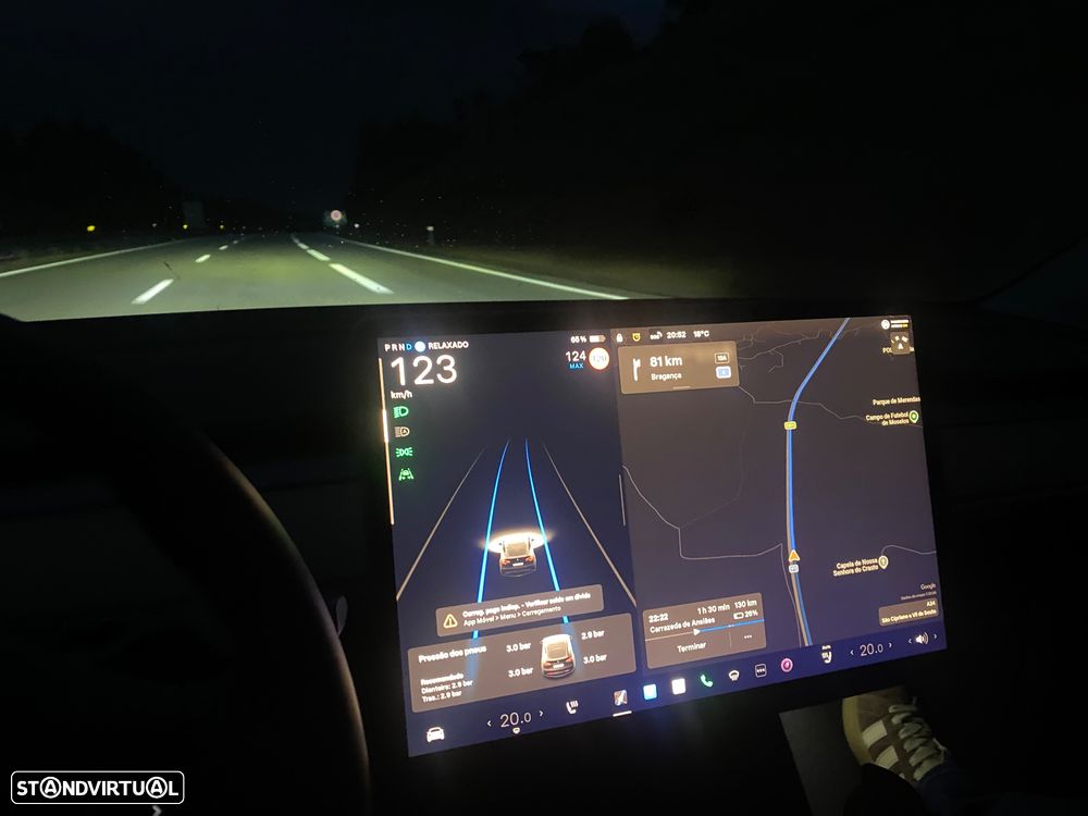 Tesla Model Y Long Range Dual Motor AWD - 16