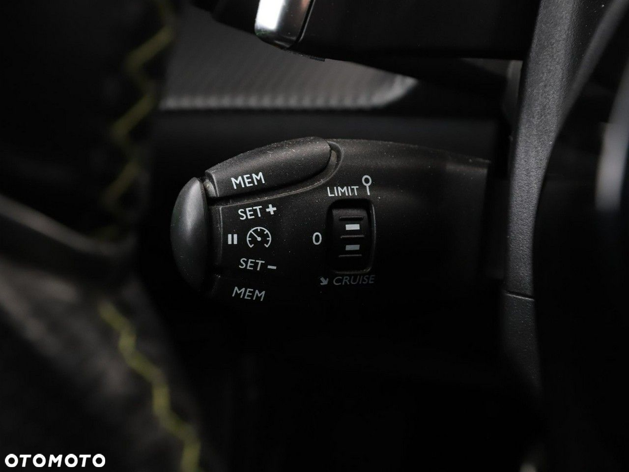 Peugeot 2008 PureTech 130 EAT8 GT - 35