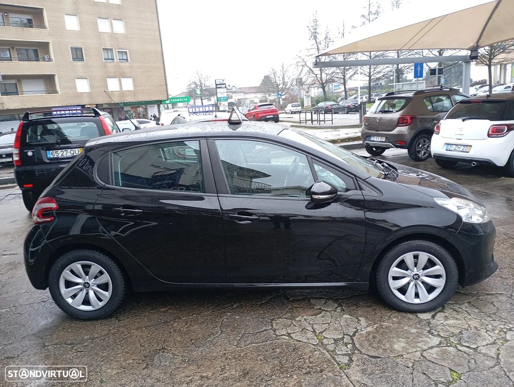 Peugeot 208 HDi 68 Access - 14