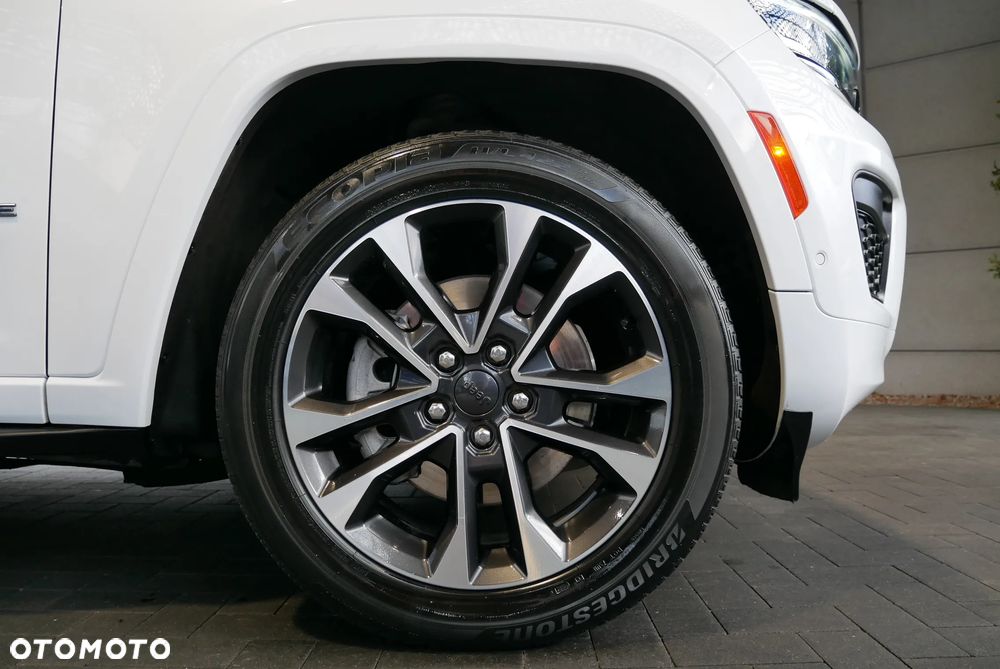 Jeep Grand Cherokee - 37