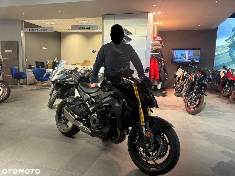 Suzuki GSX 1000 - 15