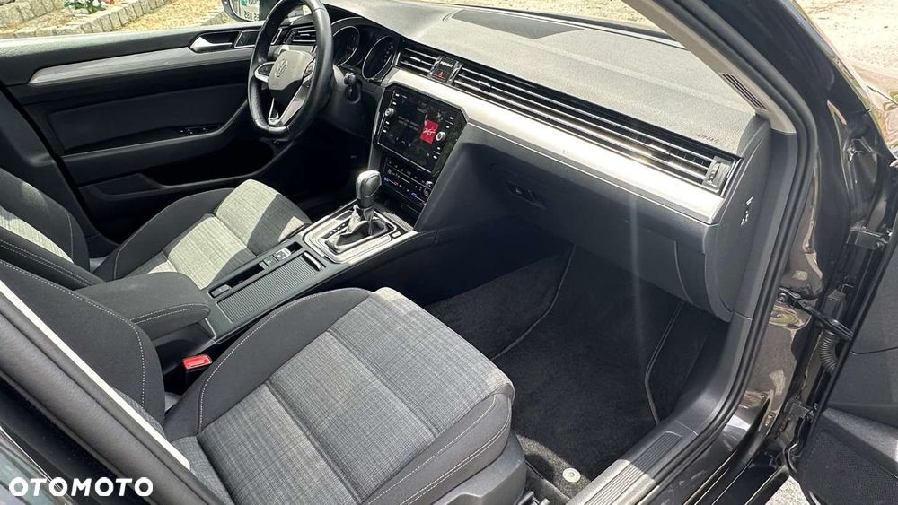 Volkswagen Passat - 19