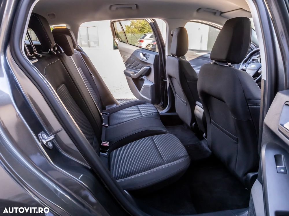Ford Focus 1.5 EcoBlue Start-Stopp-System Aut. TITANIUM EDITION - 6