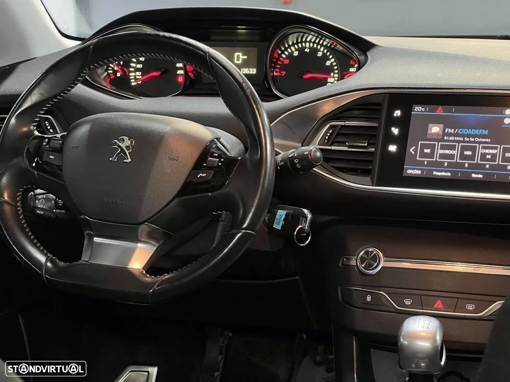 Peugeot 308 1.2 PureTech Style - 16