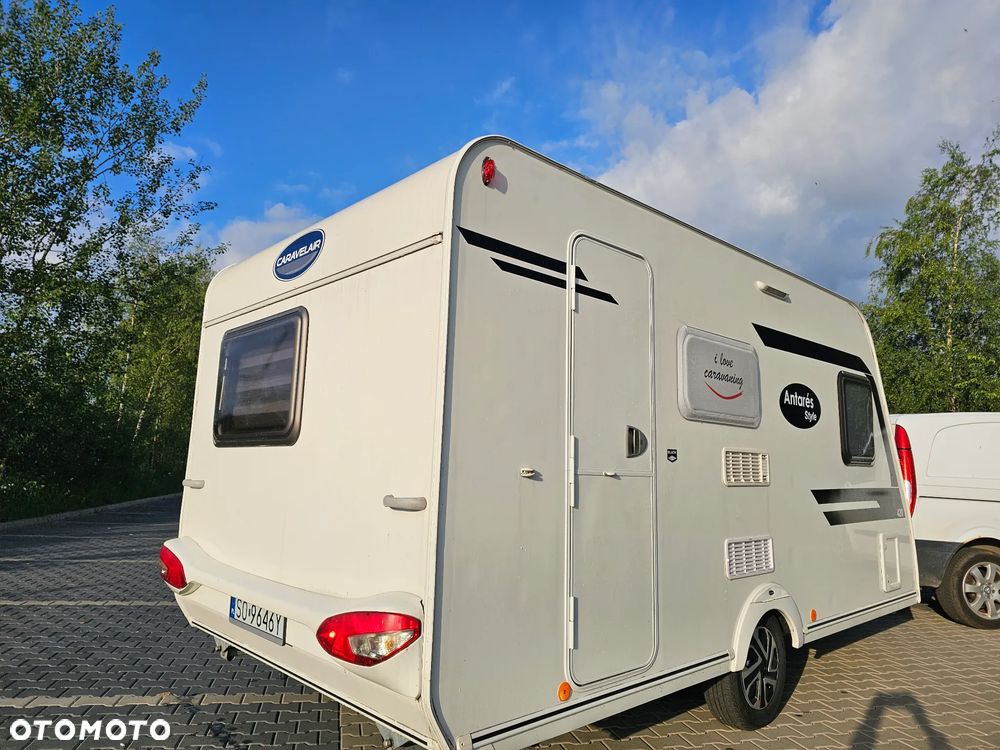 Caravelair WŁĄCZ FILMIK. DMC 1100. ŁÓŻKO MAŁŻEŃSKIE, SYPIALNIO JADALNIA. ŁAZIENKA. PIĘKNA. - 14