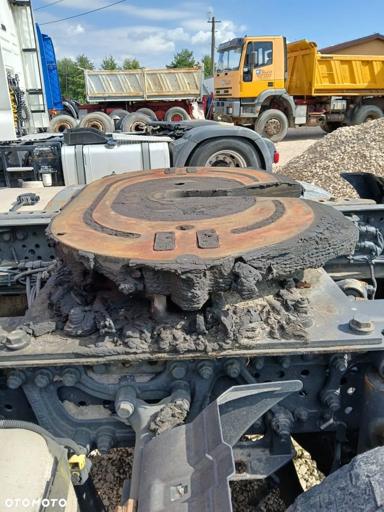 BLACHA PŁYTA POD SIODŁO PŁASKA FALOWANA 4CM  MERCEDES BENZ MP4 - 3