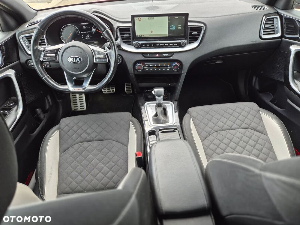 Kia ProCeed 1.6 CRDi Eco-Dynamics+ (48V Mild-Hybrid) DCT7 GT LINE - 4