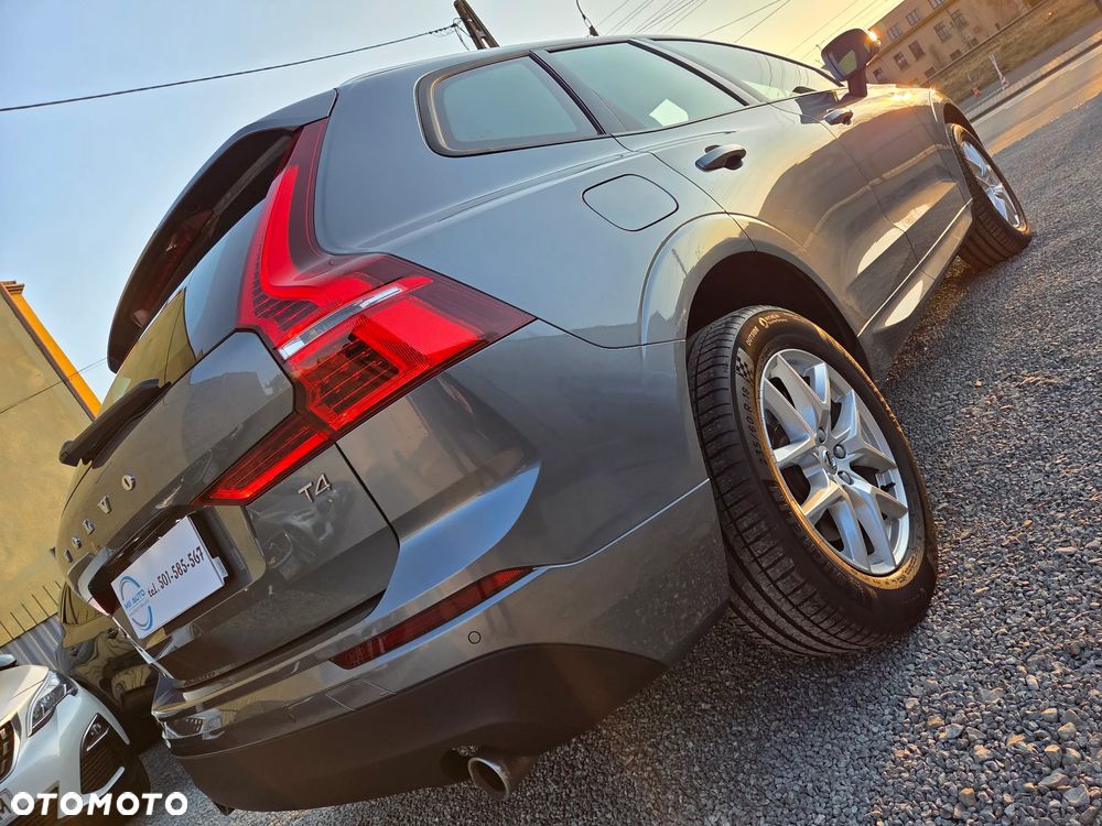 Volvo XC 60 T4 Momentum - 9