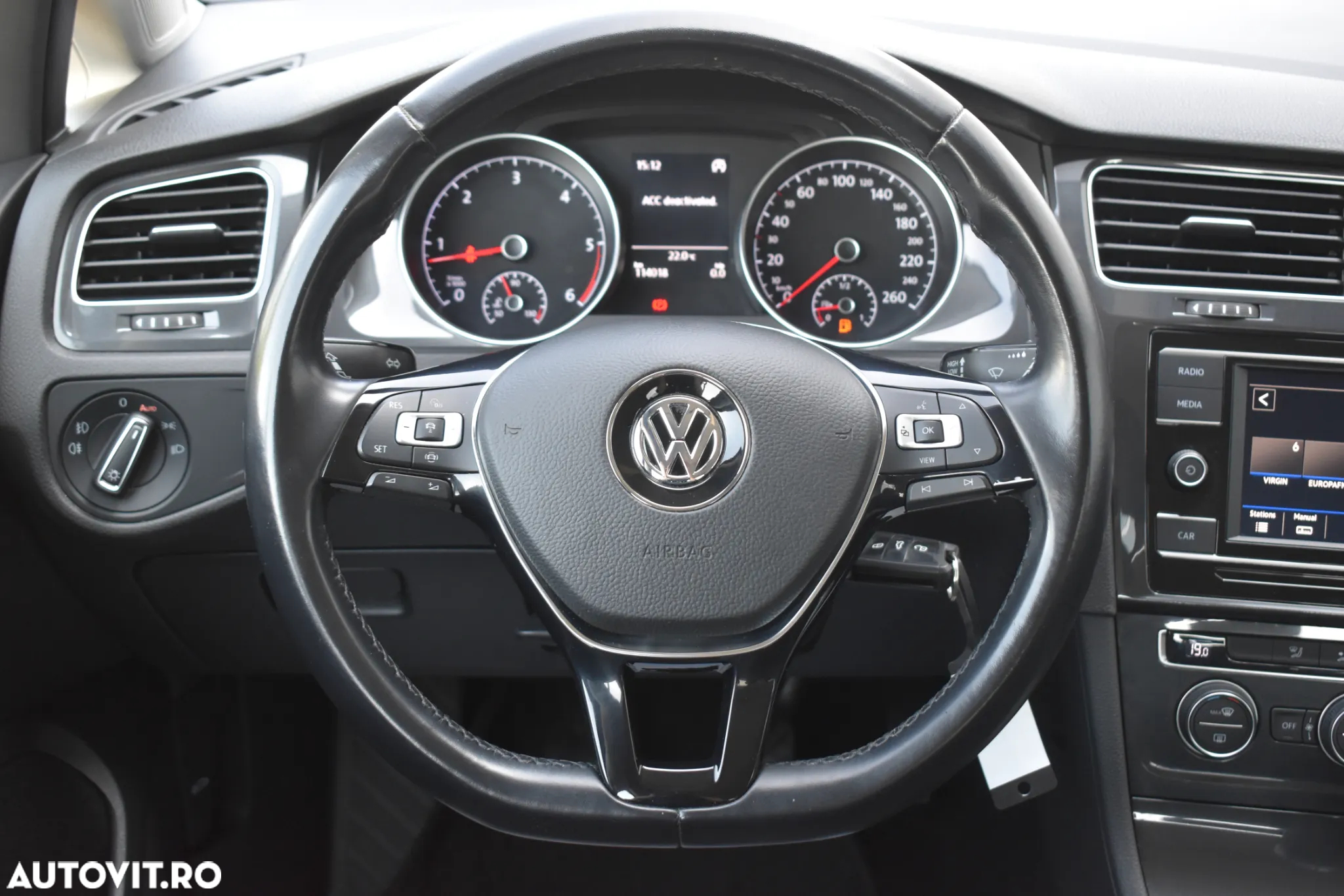 Volkswagen Golf 1.6 TDI Comfortline - 8