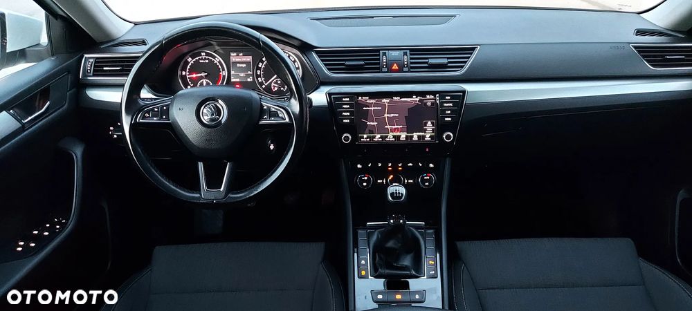 Skoda Superb 2.0 TDI Premium Edition - 39