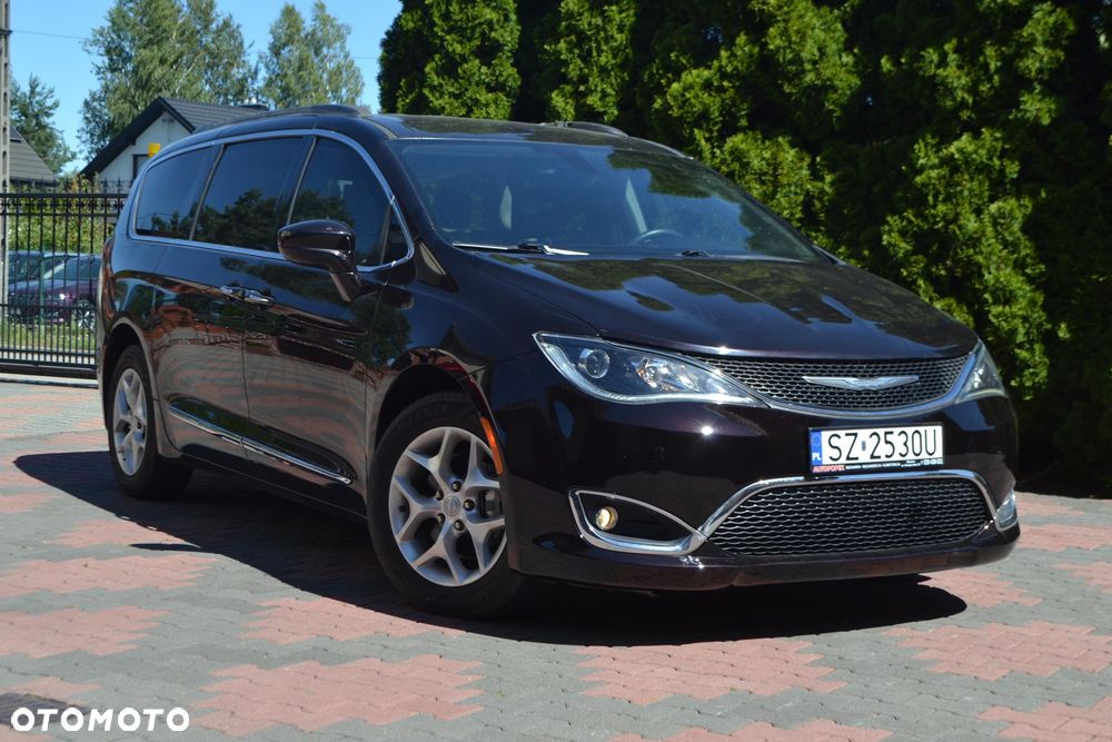 Chrysler Pacifica - 2