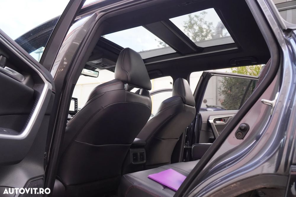 Toyota RAV4 - 8
