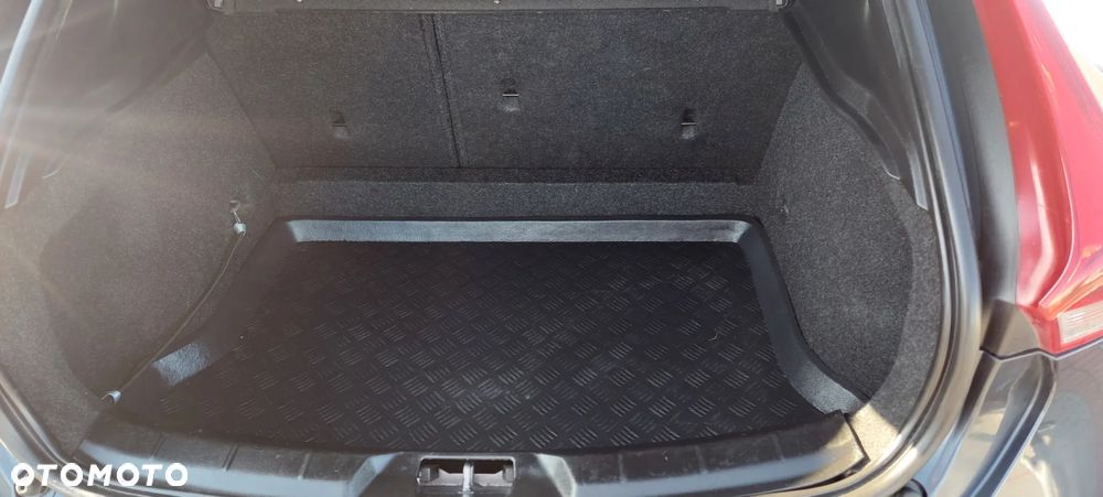 Volvo V40 D3 Momentum - 10