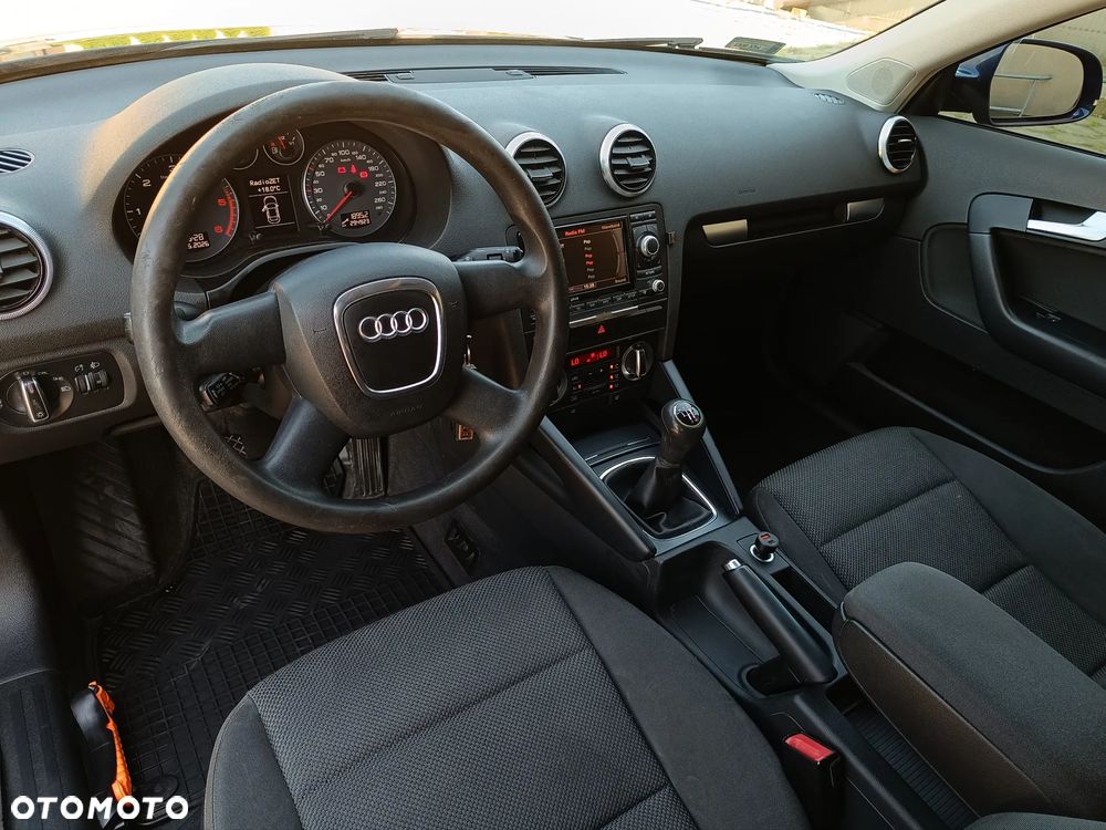 Audi A3 Sportback 1.6 TDI DPF Ambition - 28