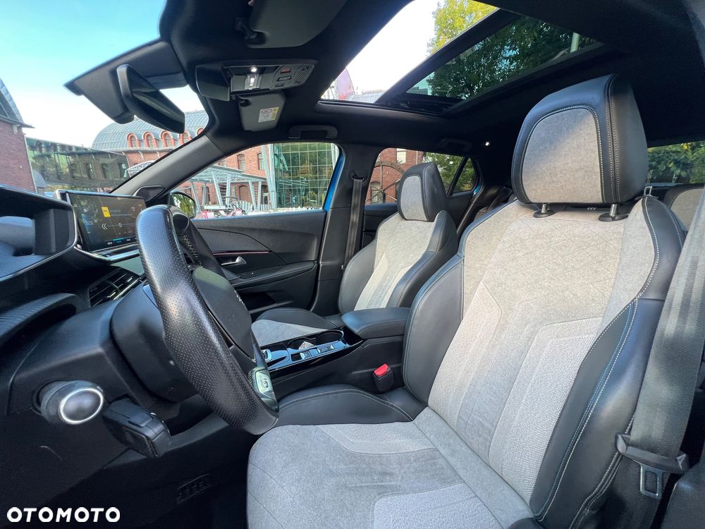 Peugeot 2008 e-2008 GT Line - 24